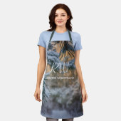 Schneebedeckte Kiefernäste Schürze (Getragen)