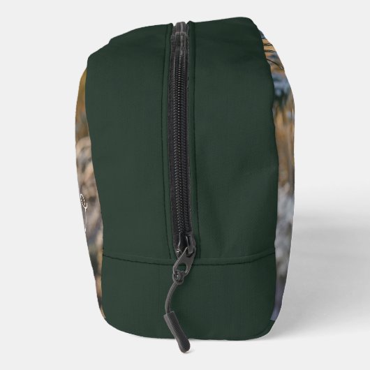 Schneebedeckte Kiefernäste Waschbeutel (Rechts)