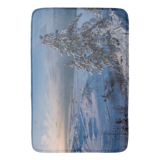 Schneebedeckte Ostseeküste Badematte (Vorderseite Vertikal)