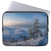 Schneebedeckte Ostseeküste