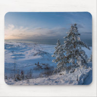 Schneebedeckte Ostseeküste
