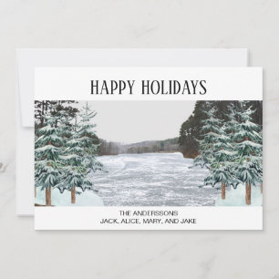 Schneebedeckte Pine Trees Icy Lake Happy Holidays Feiertagskarte