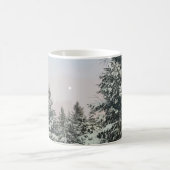 Schneebedeckte Pine Trees Moon Sunset Kaffeetasse (Mittel)