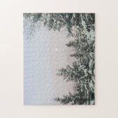 Schneebedeckte Pine Trees Moon Sunset Puzzle (Vertikal)