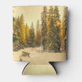 Schneebedeckte Pinienwälder Foto Dosenkühler