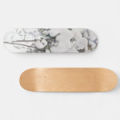 Schneebedeckte Pinienwälder (von Pekka Halonen) Skateboard (Horizontal)