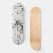 Schneebedeckte Pinienwälder (von Pekka Halonen) Skateboard (Vorderseite)