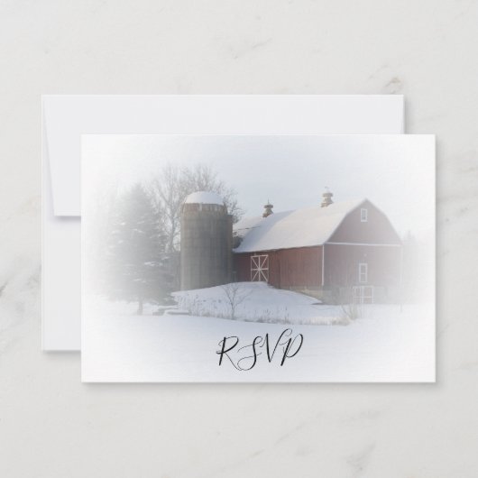 Schneebedeckte Scheune und Silo Winter Wedding UAW RSVP Karte (Vorderseite)