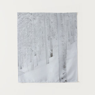 Schneebedeckte Waldwunder Wandteppich