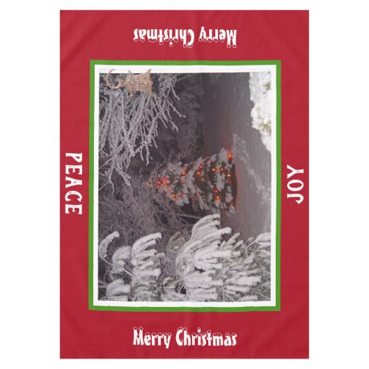 Schneebedeckte Weihnachtsbaumleuchten rot grünes M Tischdecke (Vorderseite)