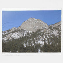 Schneebedeckter Berg in Sun Fleece Decke