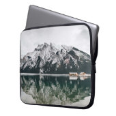 SCHNEEBEDECKTER BERG LAPTOPSCHUTZHÜLLE (Vorderseite Links)