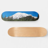 Schneebedeckter Berg Rainier Landschaft Skateboard (Horizontal)