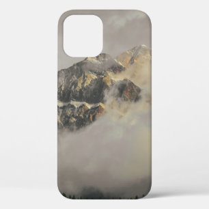 SCHNEEBEDECKTER BERG UNTER BEWÖLKTEM HIMMEL WÄHREN Case-Mate iPhone HÜLLE
