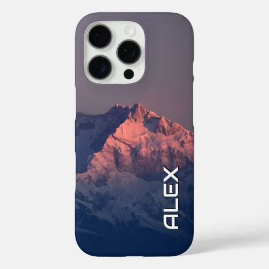 Schneebedeckter Berg unter dunklem Himmel Case-Mate iPhone Hülle (Rückseite)