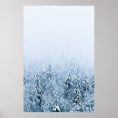 Schneebedeckter Buchenwald im Nebel Poster (Vorne)