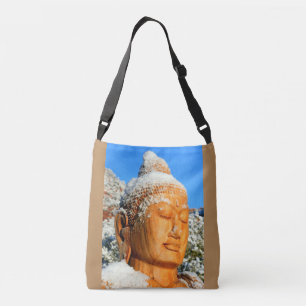 schneebedeckter Buddha stellen Nahaufnahme Tragetaschen Mit Langen Trägern