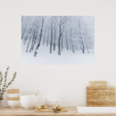 Schneebedeckter gefrorener Wald im Winter Poster (Küche)