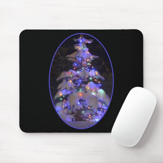 Schneebedeckter, hellblauer Weihnachtsbaum Mousepad (Mit Mouse)