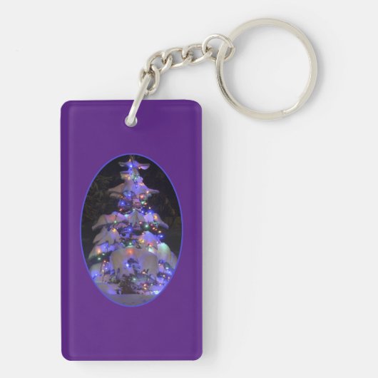 Schneebedeckter, hellblauer Weihnachtsbaum Schlüsselanhänger (Rückseite)