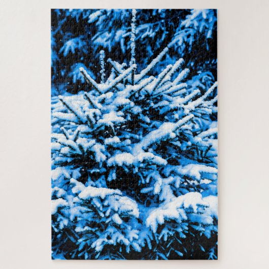 Schneebedeckter junger Spruce-Baum Puzzle (Vertikal)