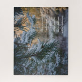 Schneebedeckter Kiefernwald Puzzle (Vertikal)
