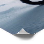 Schneebedeckter Weihnachtsbaum mit Katzen Poster (Ecke)