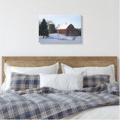 Schneebedeckter Winterstall und Silo Leinwanddruck (Insitu (Schlafzimmer))