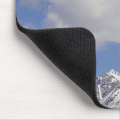 Schneeberg mit Wolken vor blauem Himmel, Mousepa Mousepad (Ecke)