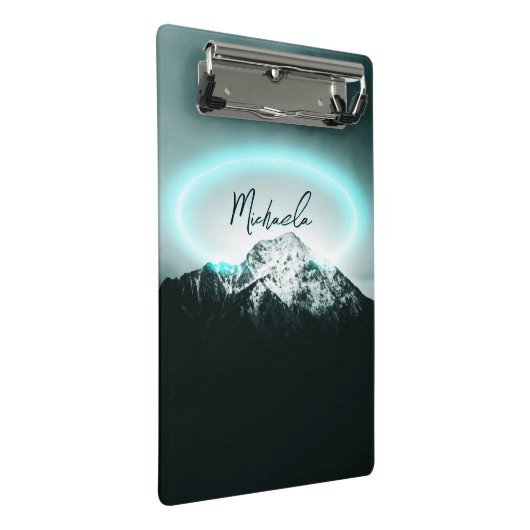 Schneeberg mysteriös blaues Neonlicht-Monogramm Mini Klemmbrett (Schrägansicht)