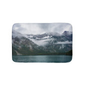 Schneeberge im Nebel am Plansee Badematte (Vorderseite)