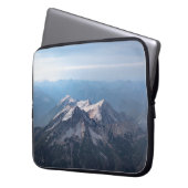 SCHNEEBERGE LAPTOPSCHUTZHÜLLE (Vorderseite Links)