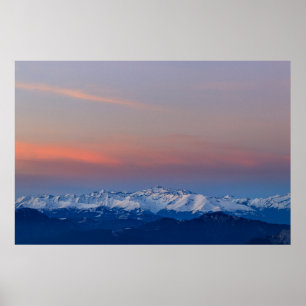 Schneeberge mit zauberhaftem Himmel Poster