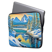 Schneeberge Reflektion Laptopschutzhülle (Vorderseite Links)