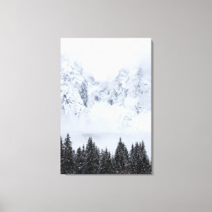 Schneeberge und Fichtenwald Leinwanddruck