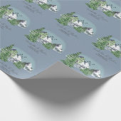 Schneebewald Landschaft Pine Forest on Dusty Blue Geschenkpapier (Ecke)