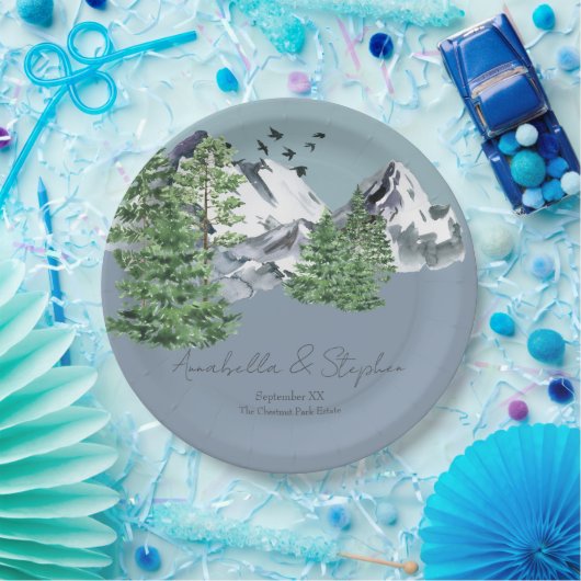 Schneebewald Landschaft Pine Forest on Dusty Blue Pappteller (Party)