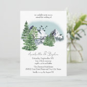 Schneebewaldete Landschaft mit Pinienwäldern Einladung (Stehend Vorderseite)