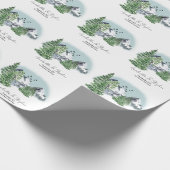 Schneebewaldete Landschaft mit Pinienwäldern Geschenkpapier (Ecke)