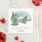 Schneebewaldete Landschaft mit Pinienwäldern Serviette (Beispiel)