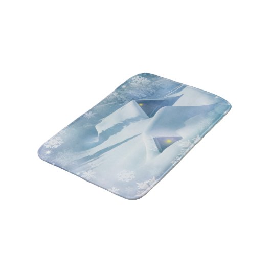 Schneedecke in einem Wald Badematte (Schrägansicht)