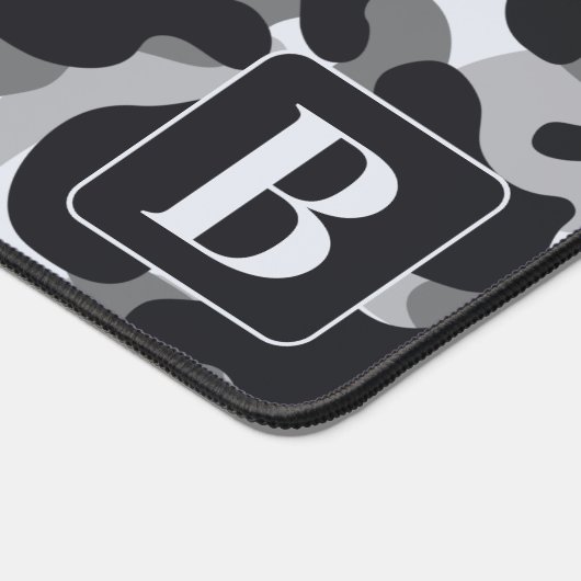 Schneedecke Personalisiert Modernes Monogramm Camo Schreibtischunterlage (Ecke)
