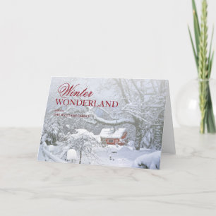 Schneedeckelandschaft und rote Scheune im Abstand Feiertagskarte