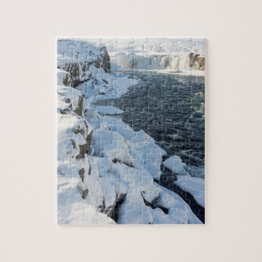 Schneedeckter Godafoss-Wasserfall Puzzle (Vertikal)