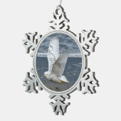 Schneeeule am Strand Schneeflocken Zinn-Ornament (Rechts)