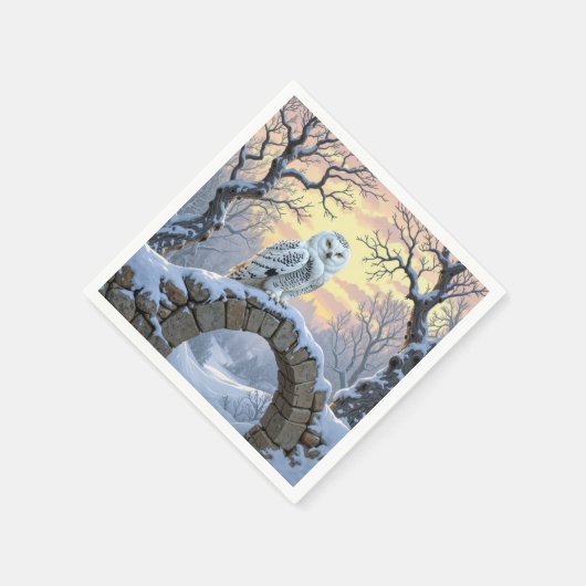 Schneeeule auf einem steinernen Bogen Serviette (Ecke)