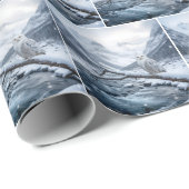Schneeeule auf einem winterlichen Ast Geschenkpapier (Rolleneckpunkt)