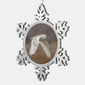 Schneeeule im Flug Schneeflocken Zinn-Ornament (Rechts)