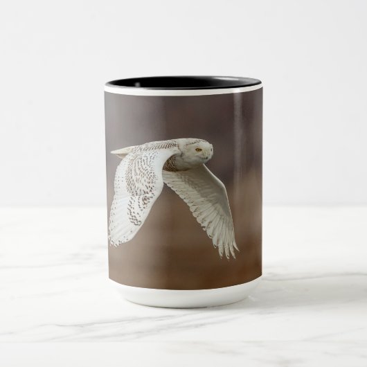 Schneeeule im Flug Tasse (Zentrum)