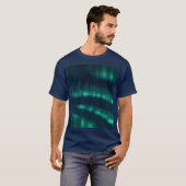 Schneefall Aurora Borealis - Nordlichter Kunstwerk T-Shirt (Vorne ganz)